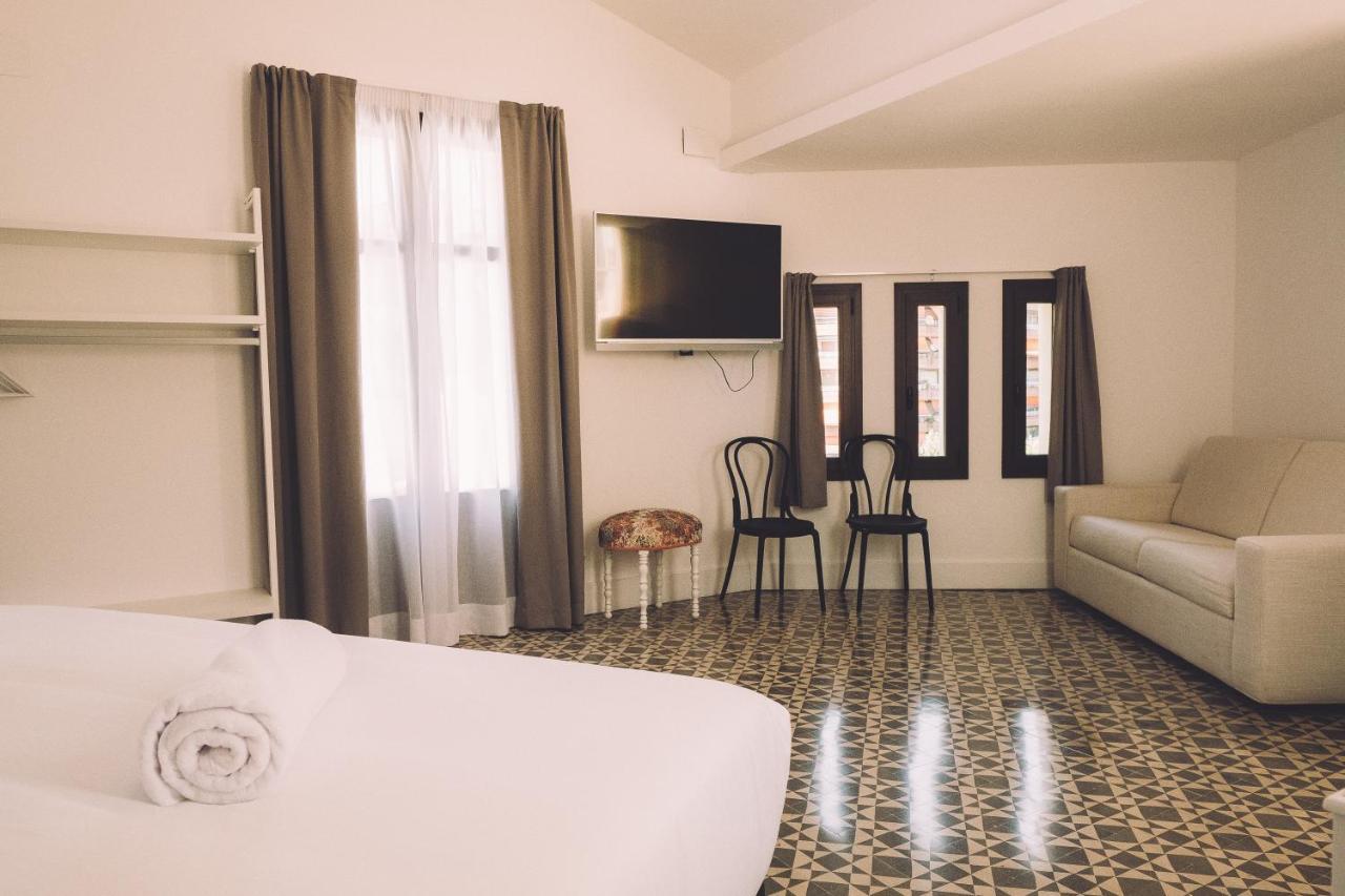Hotelet Casa Padro Manresa Ngoại thất bức ảnh
