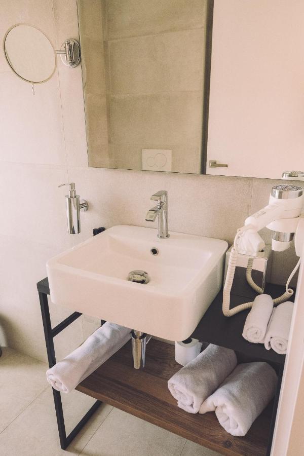 Hotelet Casa Padro Manresa Ngoại thất bức ảnh